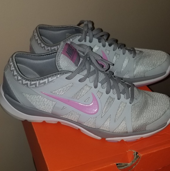 Nike shoes - Picture 2 of 4